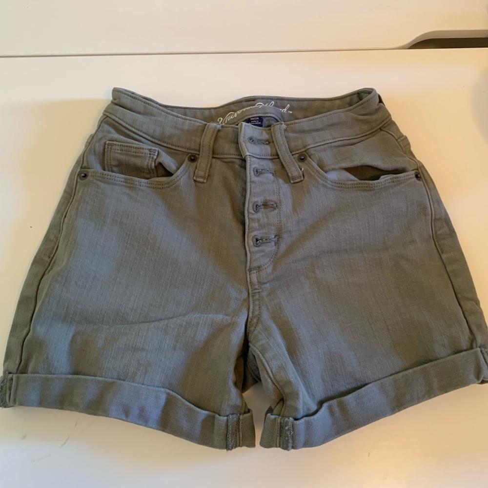 Universal Thread Grey High Waisted shorts Size 00